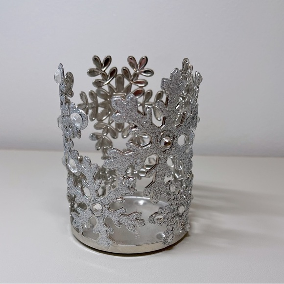 Bath & Body Works Single Wick Snowflake Candle Holder - Picture 2 of 5